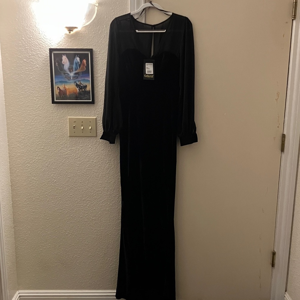Collectif Black Velvet Long Sleeve Maxi Dress